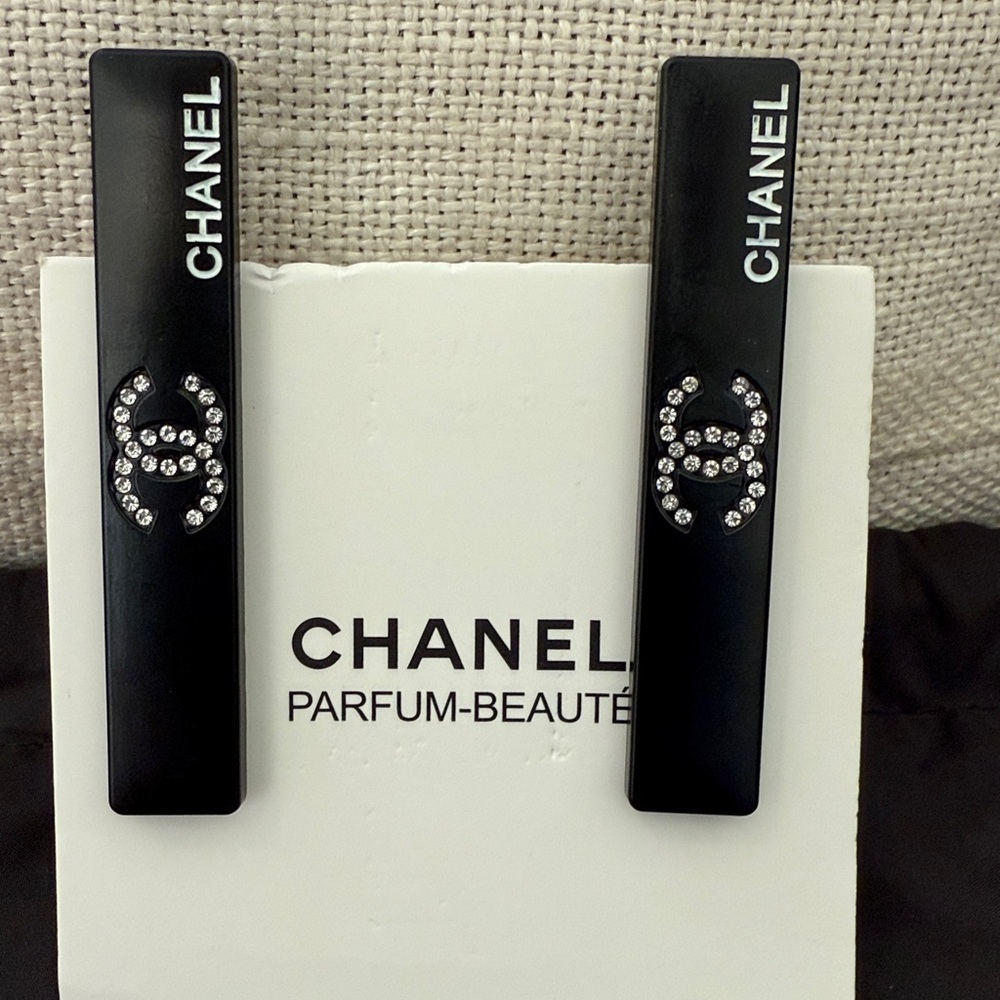 CHANEL Black Hair Clips with Sparkling Logo